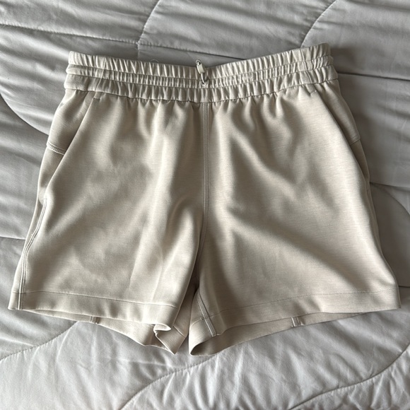 Lululemon Softstreme Shorts 4β Bundle - Picture 7 of 10